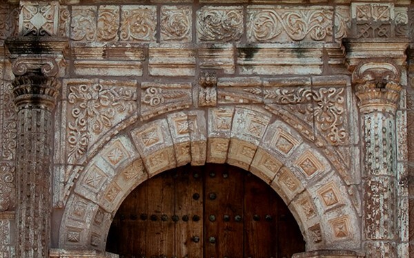 Portal, archivolt, colomns & spandrels - Façade