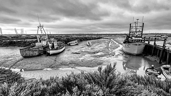 Norfolk iPhone - 46 - (Mainly) Black and White