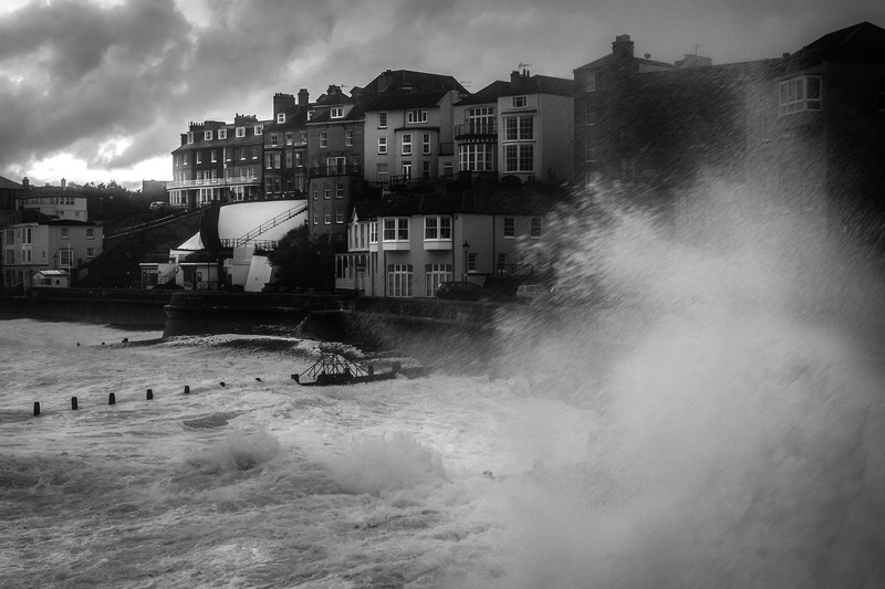  - Peer into the Darkness (coast)