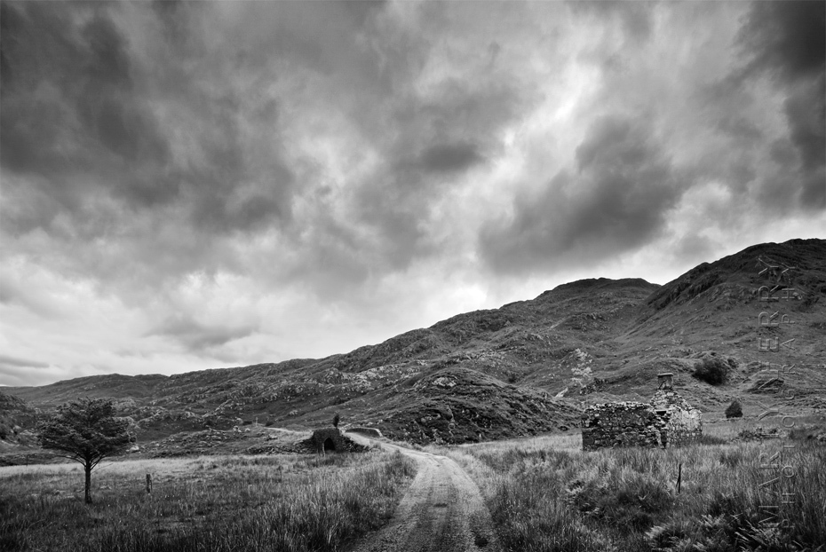 Dramatic photo of abandoned old farmhouse near Kinloch Hourn