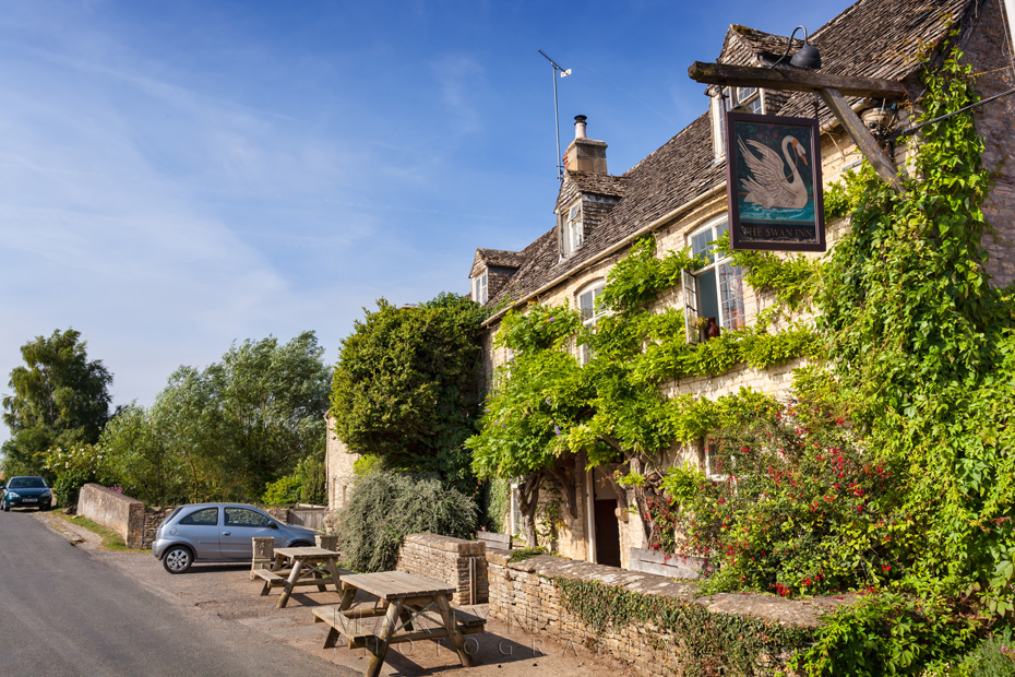 Swinbrook 02 - Swinbrook