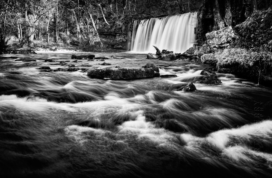 Lively image of Upper Gushing Falls in South Wales