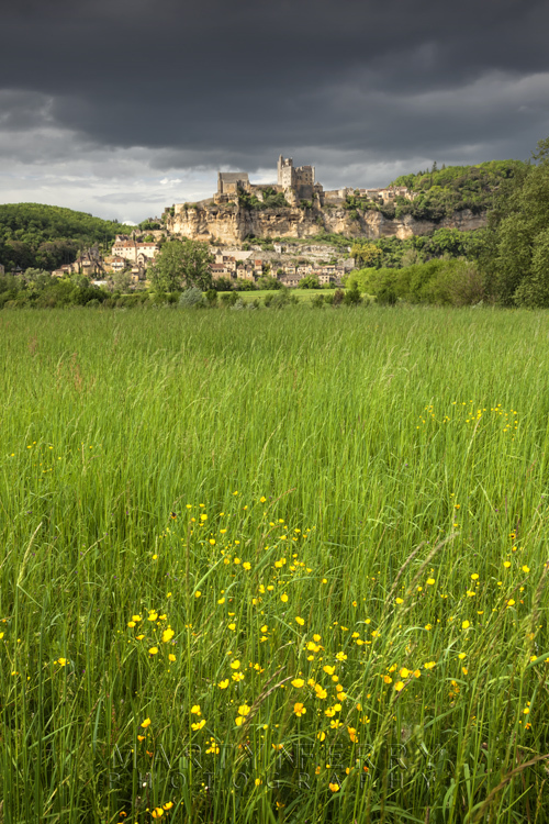 Striking image of Beynac in the Dordogne