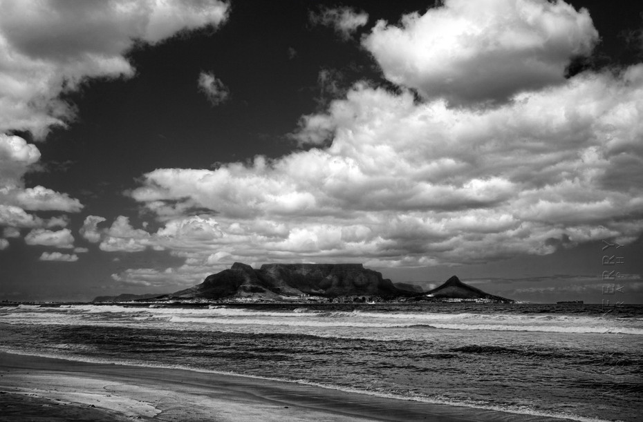 Beautiful black and white image of Table Mountain