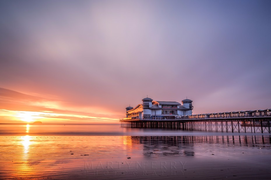Warm evening light in Weston-Super-Mare on the west coast