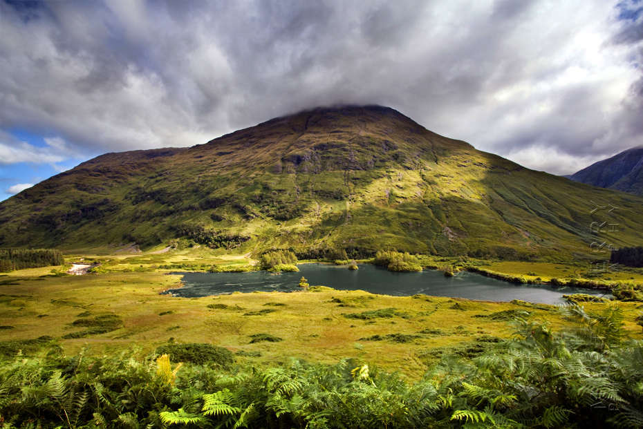 Landscape photo of Stob Dubh and Lochan Urr