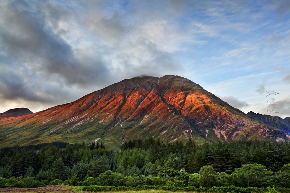 Stunning shot of Sgorr nam Fiannaidh at sunset.