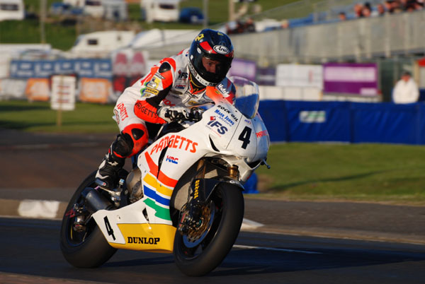 Ian Hutchinson - DSC_0068_2 - North West 200 - 2009