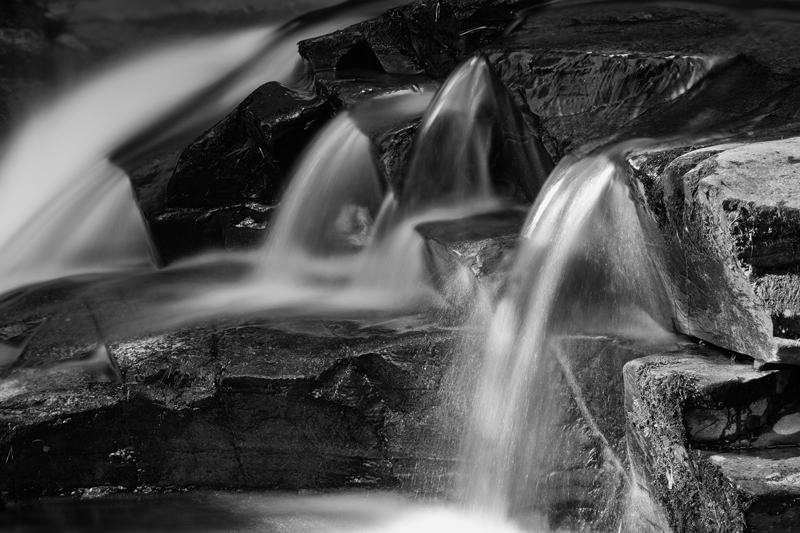 Little Falls - Mann in Mono