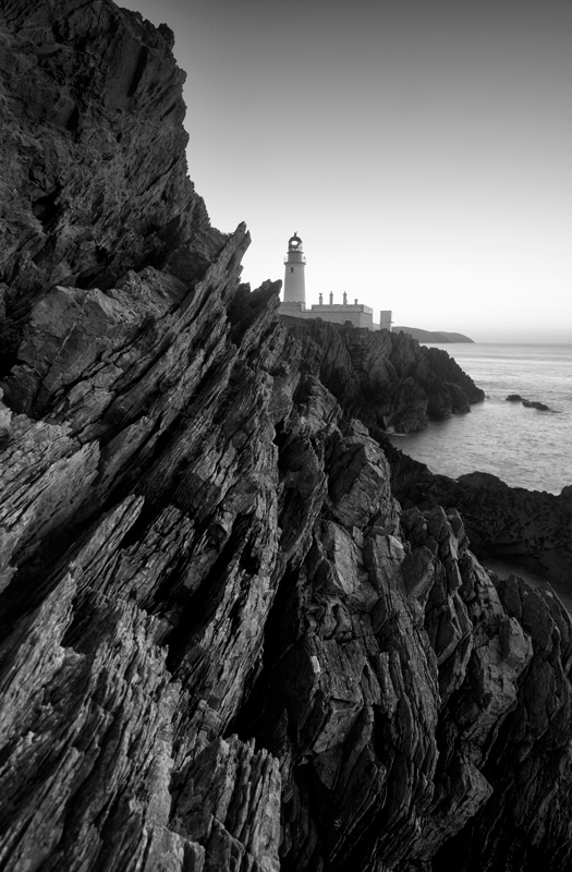 Light on the Rocks - Mann in Mono