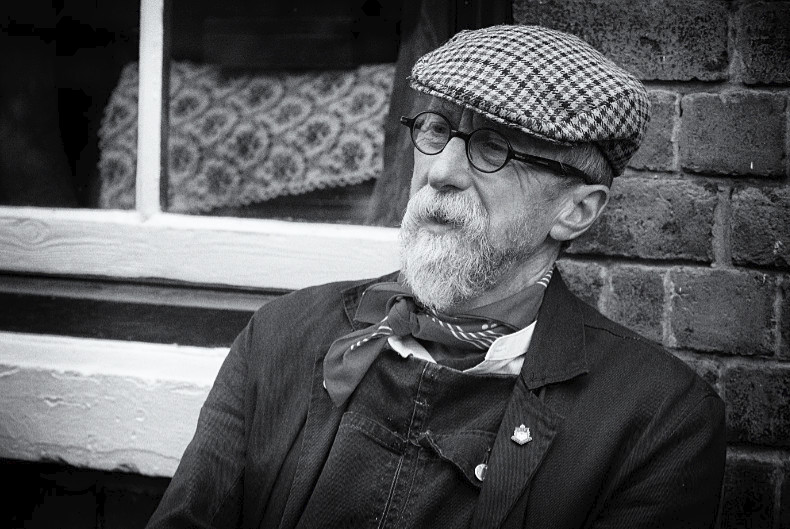 Relaxing - Black Country 1940s