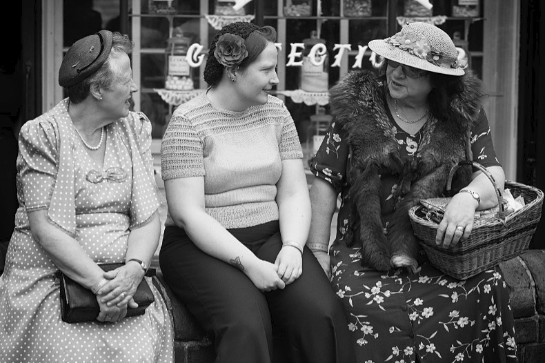 Gossiping - Black Country 1940s