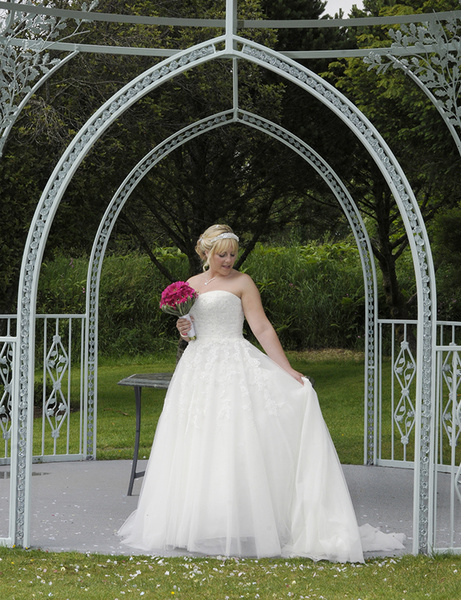 Kathryn - Portraiture & Weddings