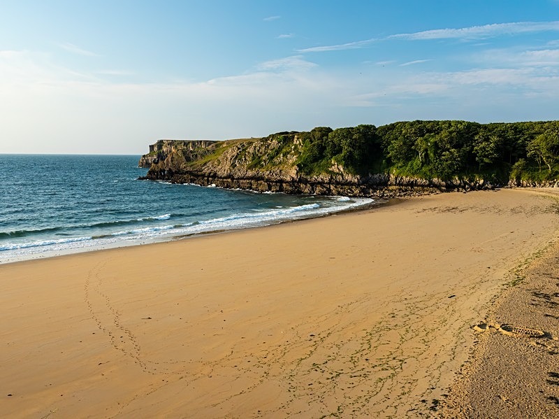 Barafundle Bay and Beach and Stackpole Head, Pembrokeshire - Sea and sand