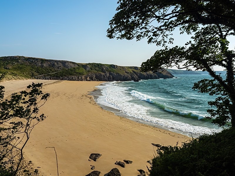Barafundle Bay and Beach, Pembrokeshire - Sea and sand