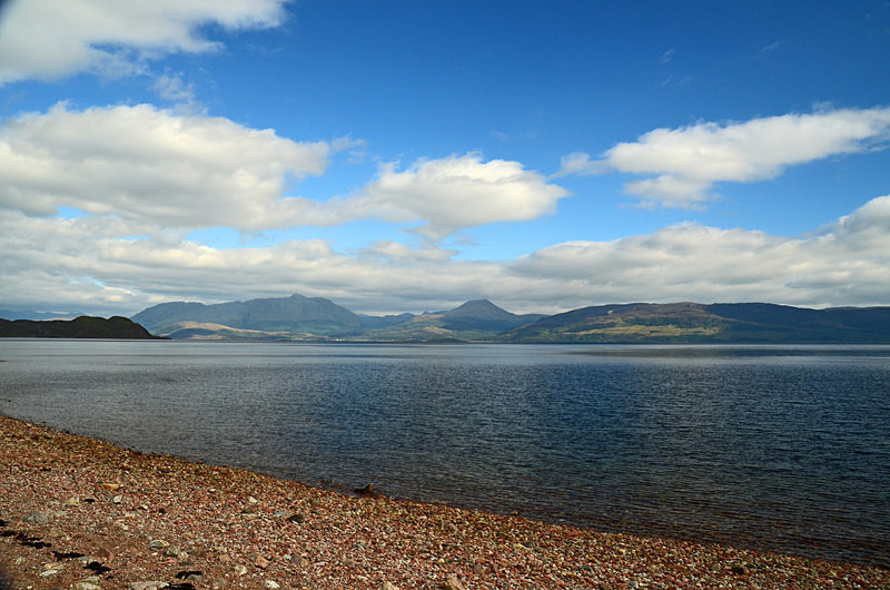 Loch Linnhe, Highland - Sea and sand