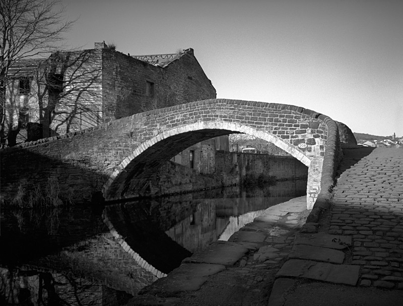 Foot Bridge 208 Leeds & Liverpool Canal - Water