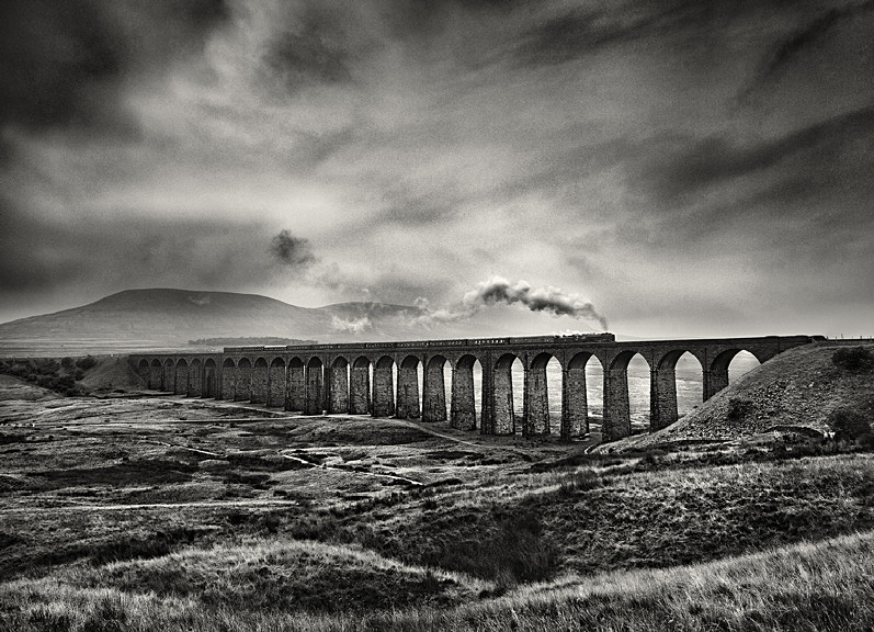 Oliver cromwell train over ribblehead