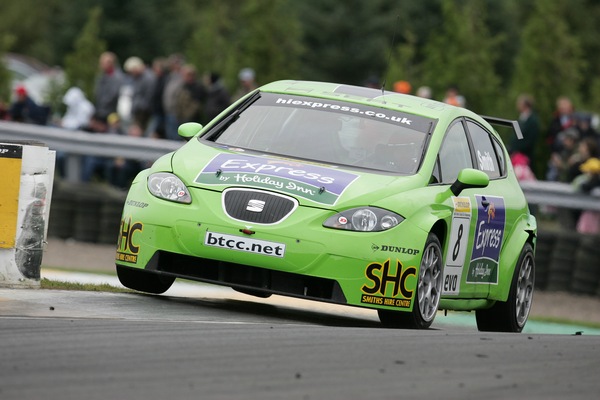 IO9F0018 - British Touring Car Championship from Knockhill