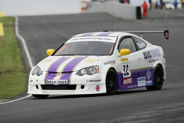 IO9F9071 - British Touring Car Championship from Knockhill