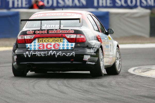 IO9F9165 - British Touring Car Championship from Knockhill