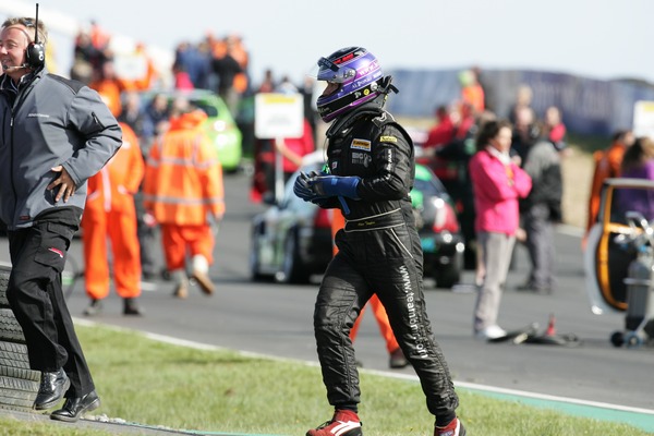 IO9F0603 - British Touring Car Championship from Knockhill