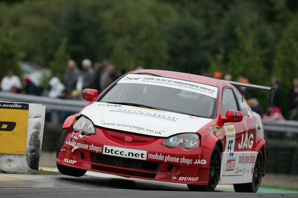 IO9F0028 - British Touring Car Championship from Knockhill