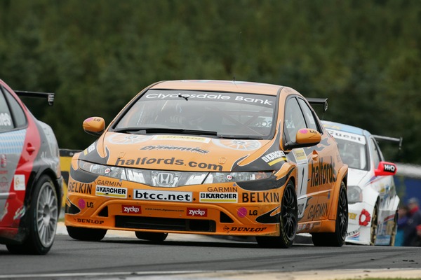 IO9F0048 - British Touring Car Championship from Knockhill