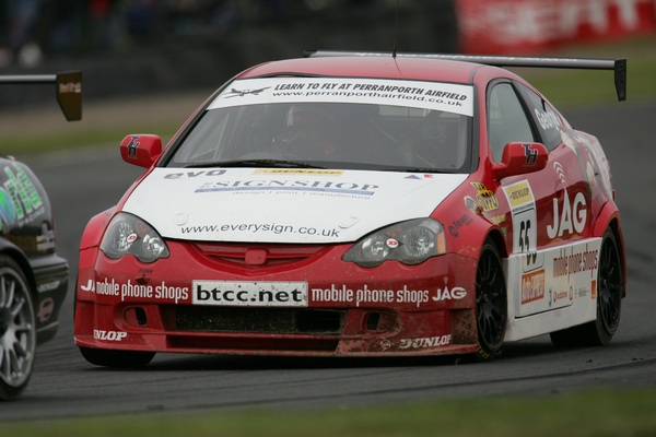 IO9F9221 - British Touring Car Championship from Knockhill