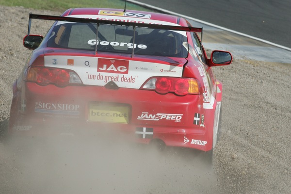 IO9F0844 - British Touring Car Championship from Knockhill