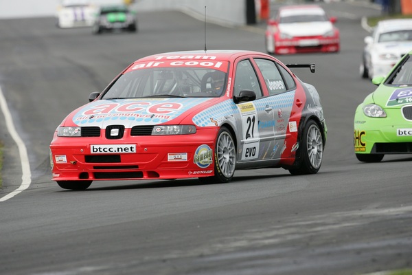 IO9F9059 - British Touring Car Championship from Knockhill
