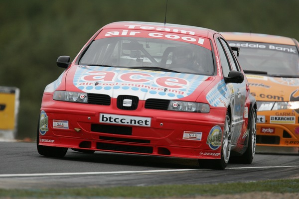 IO9F0116 - British Touring Car Championship from Knockhill