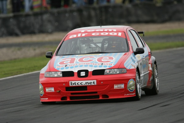 IO9F9179 - British Touring Car Championship from Knockhill