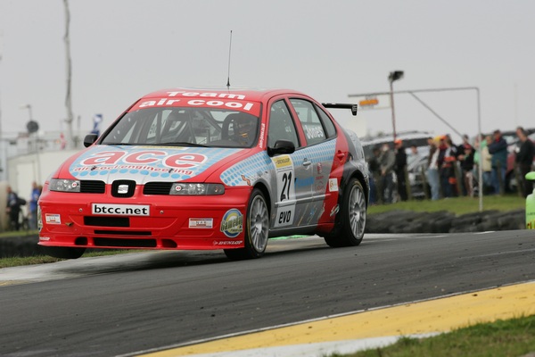 IO9F9098 - British Touring Car Championship from Knockhill