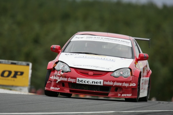 IO9F0093 - British Touring Car Championship from Knockhill
