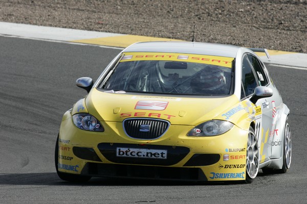IO9F0855 - British Touring Car Championship from Knockhill
