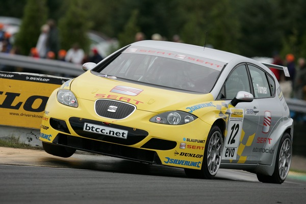IO9F0003 - British Touring Car Championship from Knockhill