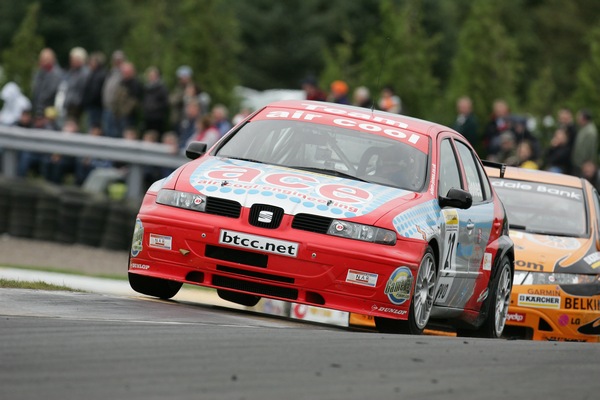 IO9F0012 - British Touring Car Championship from Knockhill
