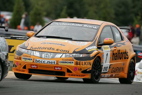 IO9F0015 - British Touring Car Championship from Knockhill