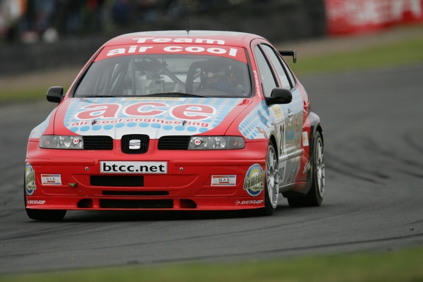 IO9F9215 - British Touring Car Championship from Knockhill