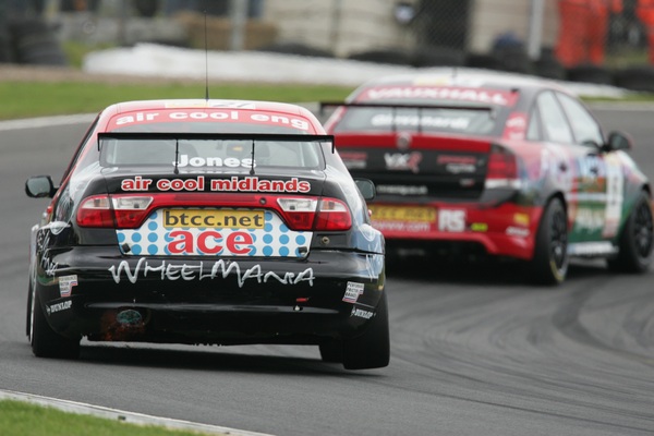 IO9F9816 - British Touring Car Championship from Knockhill