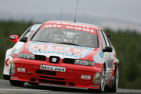 IO9F0211 - British Touring Car Championship from Knockhill
