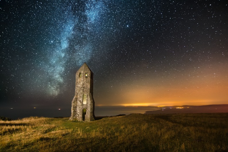 z2262 Milky Way over St Catherine's Oratory