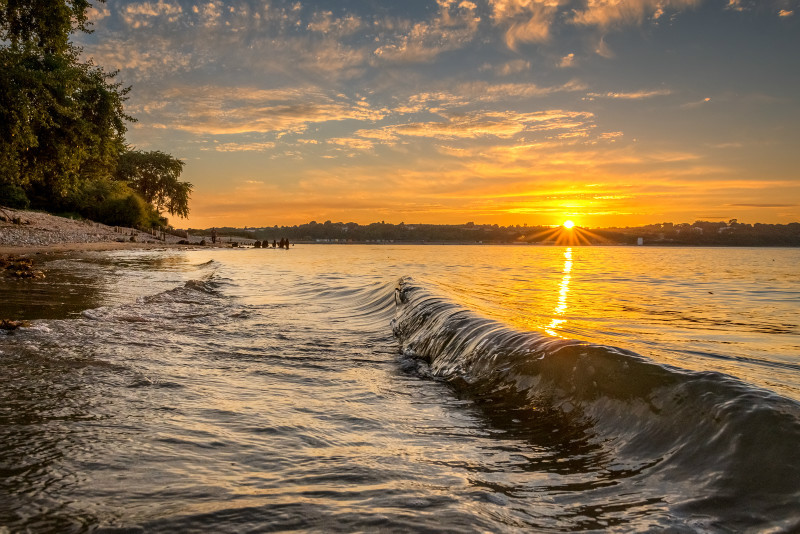 z3080 Sunset Wave, Bembridge - Seaview to Bembridge, Whitecliff Bay and Brading