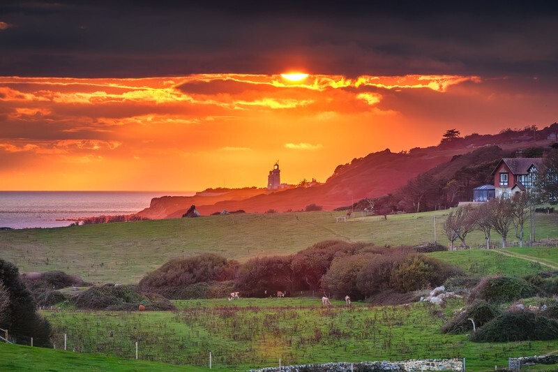 z4427 Moody Sunset over St Catherines Lighthouse - Latest images