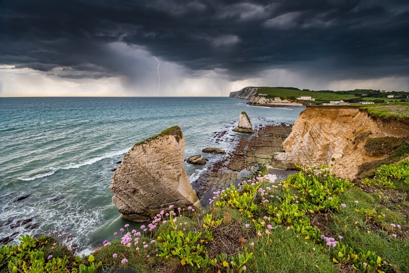 z4445 Stormy skies over Freshwater Bay - Latest images