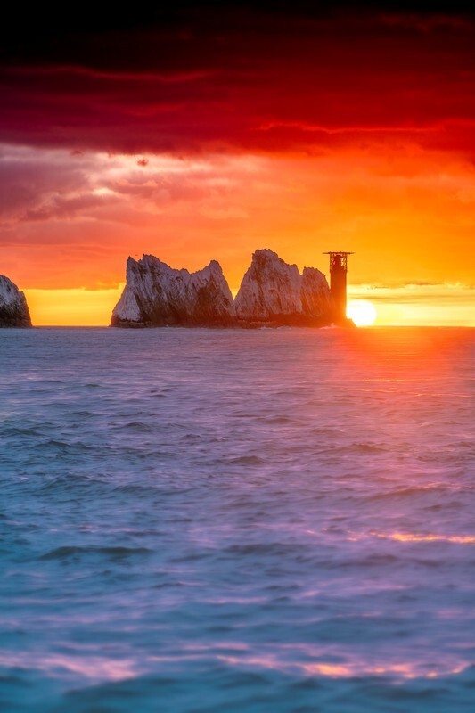 z4344 The Needles at Sunset - Freshwater Bay to Colwell Bay inc the Needles
