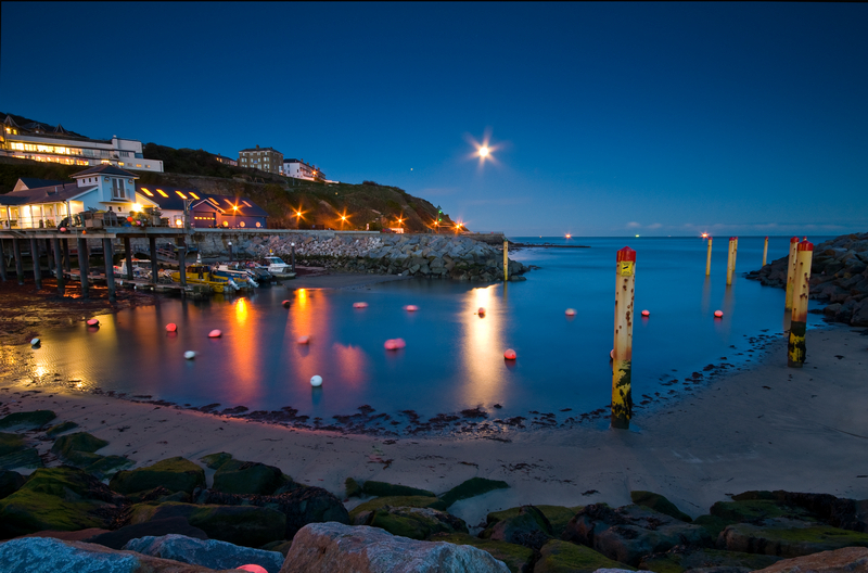 z1765 The Moon and Mars Rising over Ventnor Harbour - Ventnor to St Catherine's inc Bonchurch, Whitwell & the Undercliff