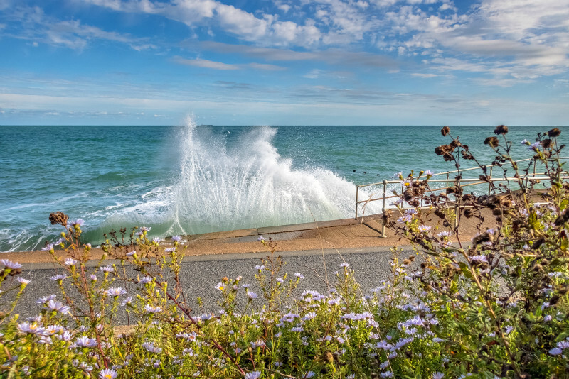 z3523 Autumns Final Colours, Lake Beach - Sandown, Shanklin, Luccombe and Wroxall