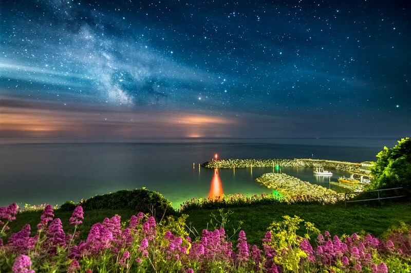 z4062 Valerian Milky Way over Ventnor Harbour - Ventnor to St Catherine's inc Bonchurch, Whitwell & the Undercliff